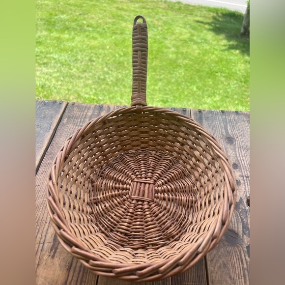 Vintage Brown Wicker Basket Frying Pan Figural Kitchen Rustic Decor Rattan - Picture 2 of 4
